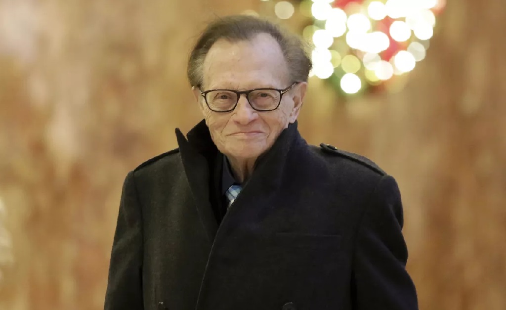 Larry King deixa US$ 2 milhões para cada um dos cinco filhos, apesar da fortuna de US$ 50 milhões. Entenda!