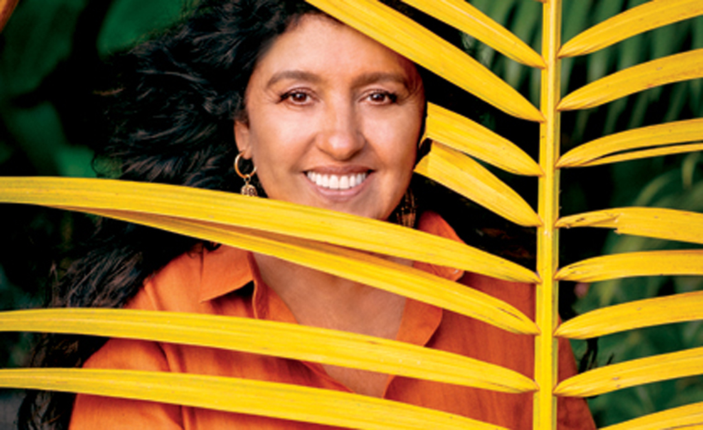 Regina Casé e todo seu ‘poder’ estão na capa e recheio da Revista J.P: “Com os anos, no sexo, o que você perde na novidade, ganha na intimidade”