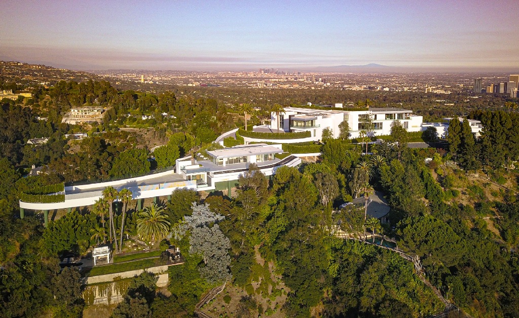 À venda por R$ 2,75 bilhões, casa mais cara dos EUA vem com dívida de R$ 605,1 milhões