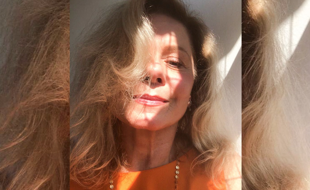 Vera Fischer não vê a hora de celebrar seus 70 anos e fala de sua relação com fãs nas redes: ‘Passo a madrugada toda respondendo um a um’