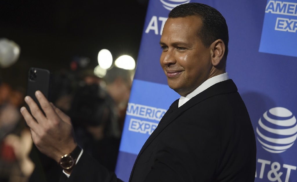 Alex Rodriguez aproveita maré de azar no amor e sorte nos negócios para tentar comprar time de basquete dos EUA