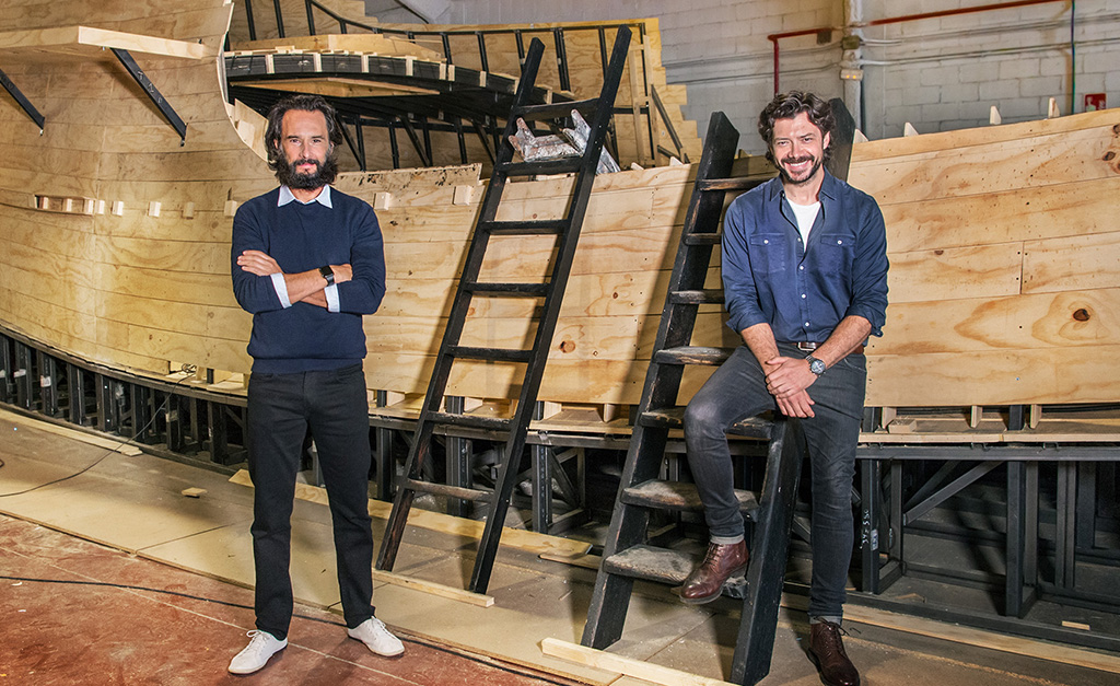 Rodrigo Santoro e Álvaro Morte, o professor de ‘La Casa de Papel’, juntos em série épica que começa a ser rodada no fim do mês, na Espanha