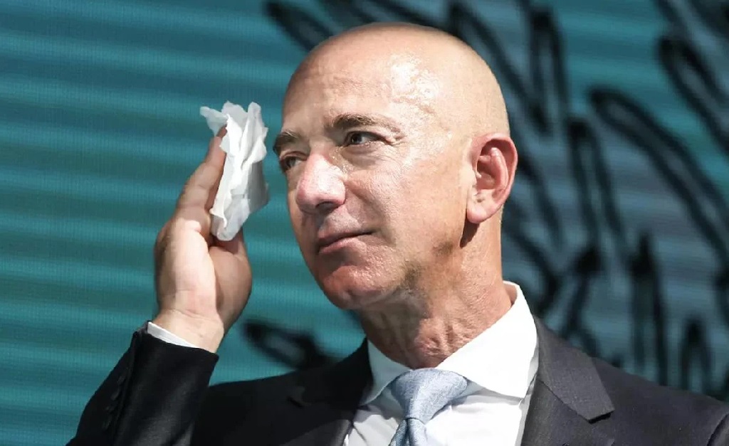 Viagem de Jeff Bezos ao espaço deverá trazer à tona os baixos investimentos em filantropia feitos pelo homem mais rico do mundo