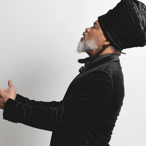 Carlinhos Brown fez da pandemia um dos períodos mais produtivos da carreira