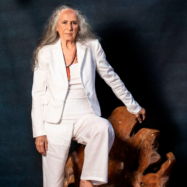 Maria Bethânia faz 76: relembre cinco momentos icônicos na carreira da artista