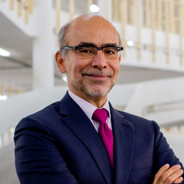 À frente da Bienal de São Paulo, José Olympio acredita que exposição é metáfora para o futuro