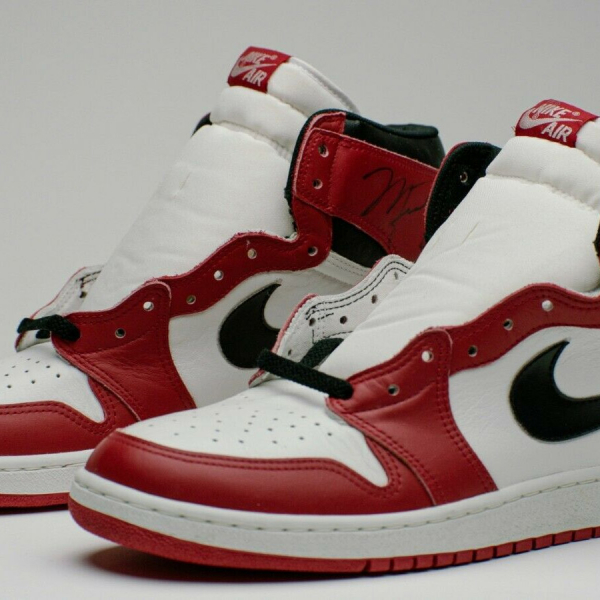 Com lance inicial de R$ 1,4 mi, tênis criado especialmente para Michael Jordan em 1985 vai a leilão