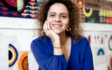Beatriz Milhazes cria mural de 173 metros para a Ópera de Viena