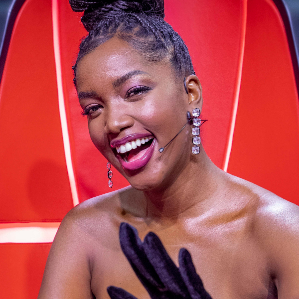 Iza surge com corte mullet nos bastidores do “The Voice Brasil”