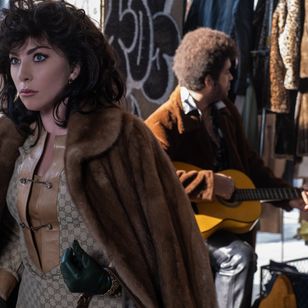 Com Lady Gaga, “Casa Gucci” mostra primeiro encontro de Patrizia Reggiani com Maurizio Gucci; veja novo trailer