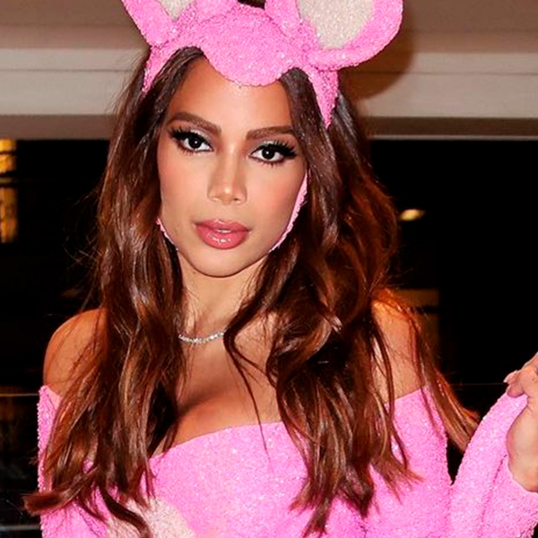 Anitta não foi a primeira famosa a usar a fantasia de “A Pantera Cor-de-Rosa” de Sabrina Sato