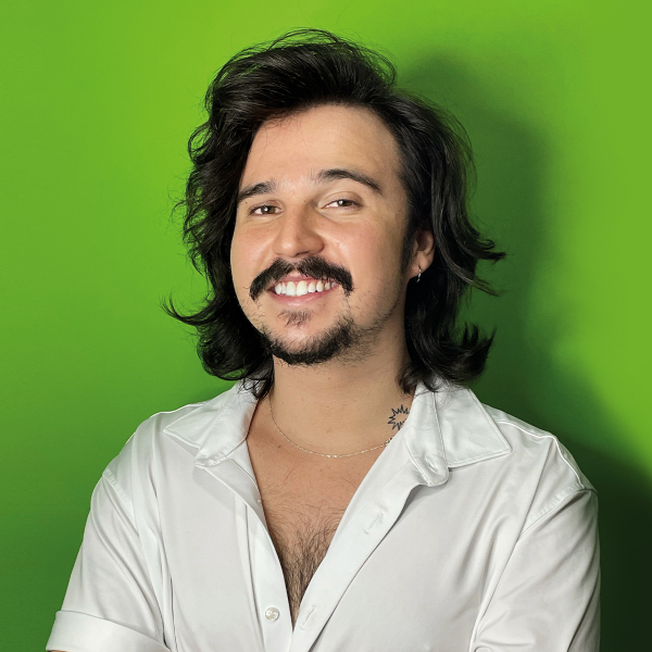 Antes de anunciar pausa nas redes, Esse Menino revelou à J.P que “Rir não anula nem faz os problemas irem embora”