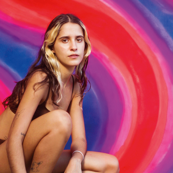 Dividida entre Rio e Londres, a artista múltipla Helena Cebrian mostra o melhor de seus mundos