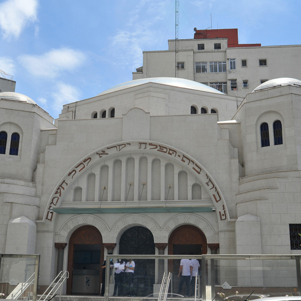 “Não é lugar de guardar coisa antiga e empoeirada”, diz Felipe Arruda, diretor do Museu Judaico