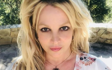 Ex que invadiu casamento de Britney Spears é procurado pela polícia