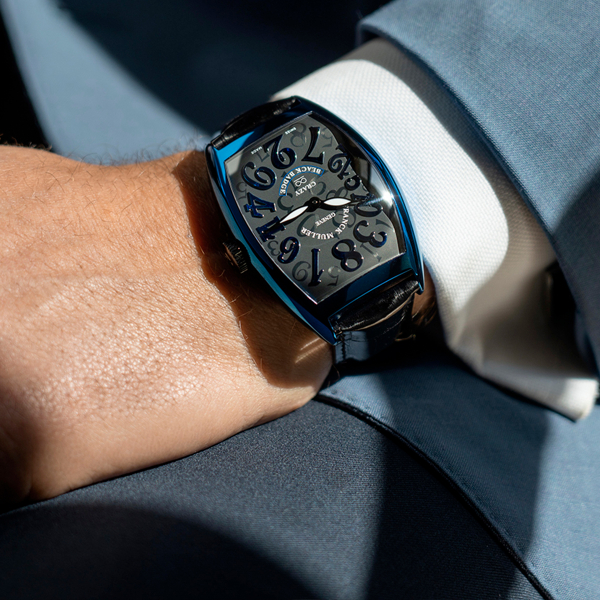 Desejo do dia: relógio Franck Muller Crazy Hours edição limitada, com inspiração no Black Badge da Rolls-Royce