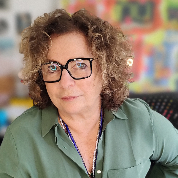 Joyce Pascowitch: “saber da vida dos outros dói menos do que saber da nossa vida”