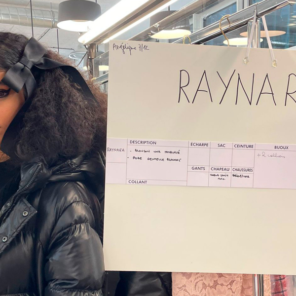 Brasileira de 18 anos rouba a cena no desfile da Chanel em Paris
