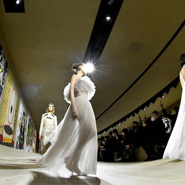 Haute Couture: o que rolou nas passarelas da Schiaparelli, Dior e Chanel
