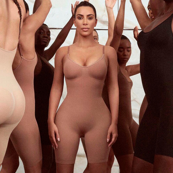 Grife de lingeries modeladoras de Kim Kardashian é avaliada em quase R$ 20 bilhões