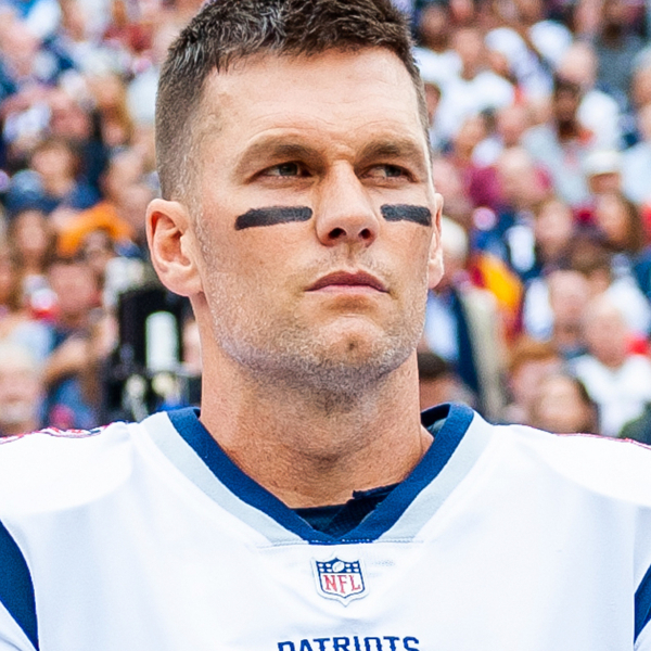Tom Brady se aposenta como o 2º jogador mais bem pago da história da NFL. Saiba quanto ele ganhou!