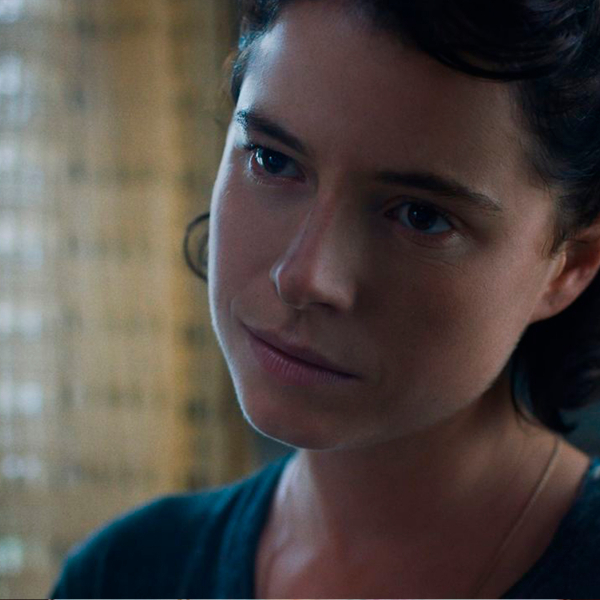 Jessie Buckley brilha em “A Filha Perdida” e lidera corrida pelos prêmios de ‘melhor atriz coadjuvante’
