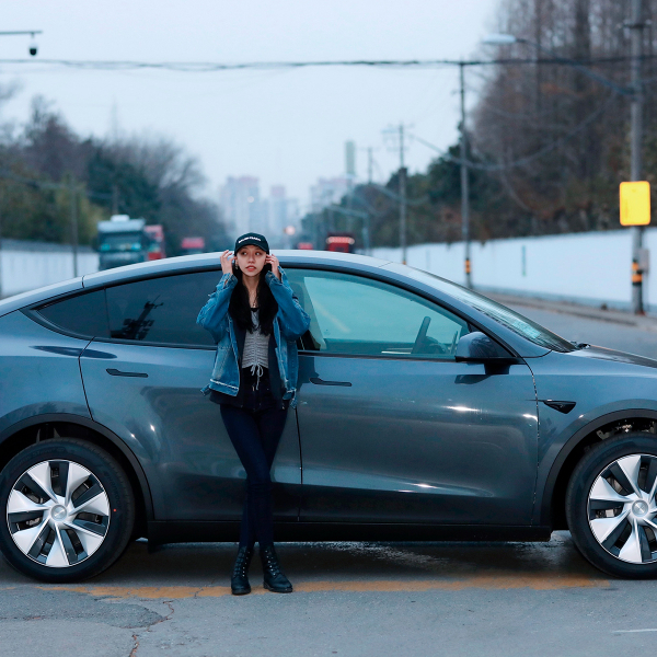 Fabricantes de carros elétricos da China usam influencers para alavancar as vendas