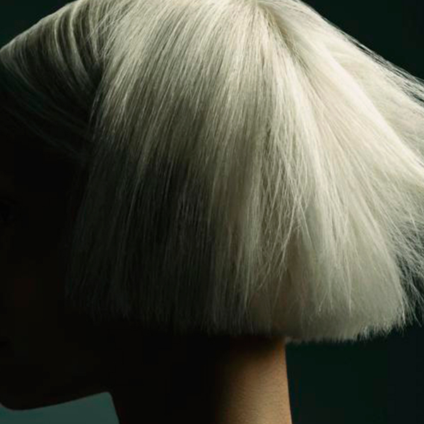 Quer ser platinada como Jade Picon e Agatha Moreira? Hair stylist avisa: “É como ter uma Ferrari. Custa altíssimo”