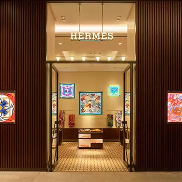 Hermès e grupo Kering suspendem atividades na Rússia em repúdio aos ataques à Ucrânia