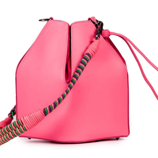 Desejo do dia: bucket pink da Ryzí para dias com toque de mágica