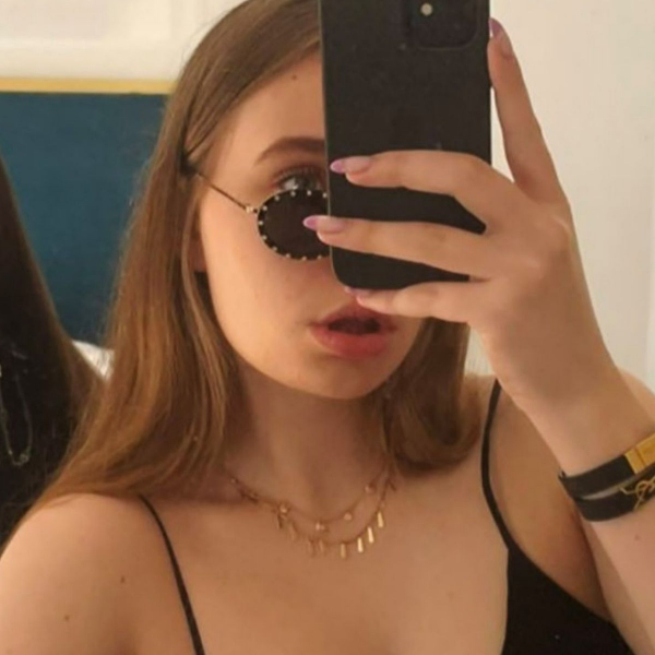 Após virar alvo de haters no Instagram, suposta filha de Putin deleta conta