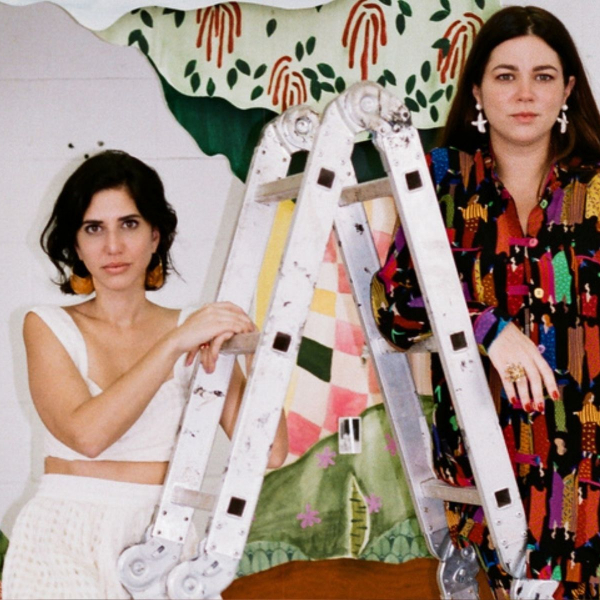 Artista Fernanda Feher e estilista Betina de Luca se unem na mostra “Quando Amanhecer, Coração”