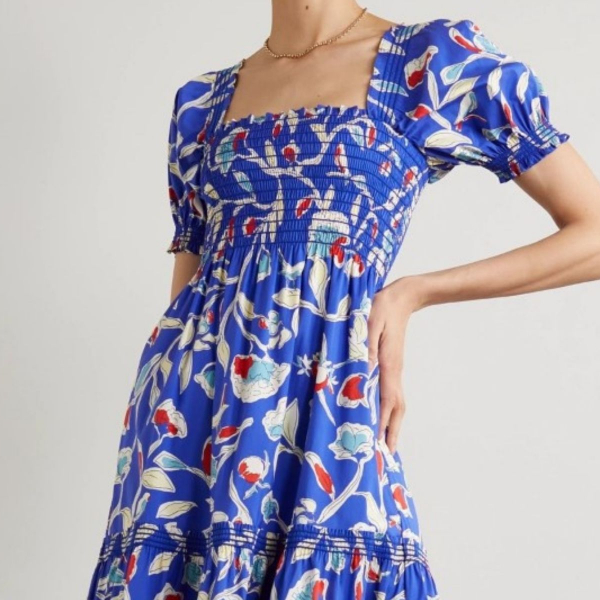 Vestido usado por Kate Middleton em tour pelo Caribe esgota em poucas horas