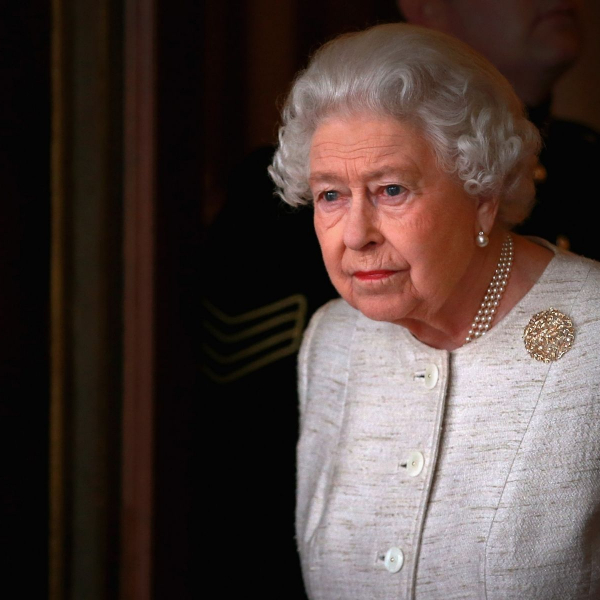 Citando ‘problemas de mobilidade’ da rainha, Palácio de Buckingham anuncia que Charles abrirá o Parlamento britânico