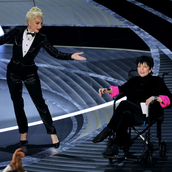 Apesar de seus problemas de saúde, Liza Minnelli curtiu uma ‘noitada’ no último sábado
