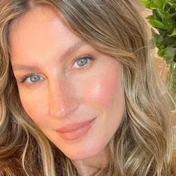 De volta ao trabalho, Gisele Bündchen posa para a primeira capa de revista em 4 anos