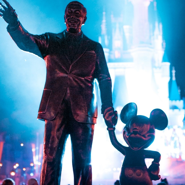 Herdeiro da Disney se assume trans e critica ‘lei anti-gay’ da Flórida: “Aberração”