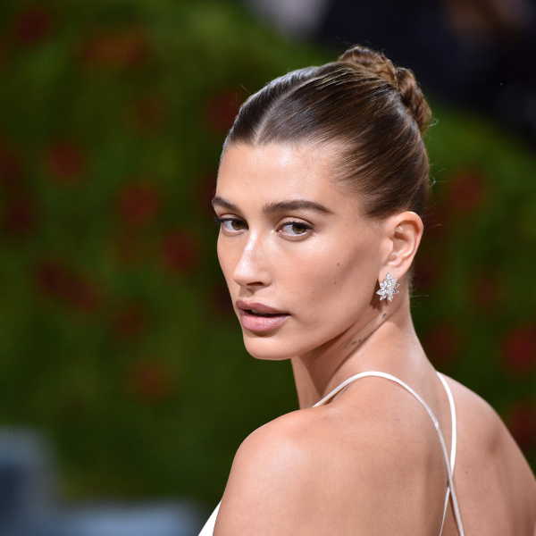 Muito brilho, cabelo de sereia e coques: as tendências de beleza do Met Gala 2022 para ficar de olho