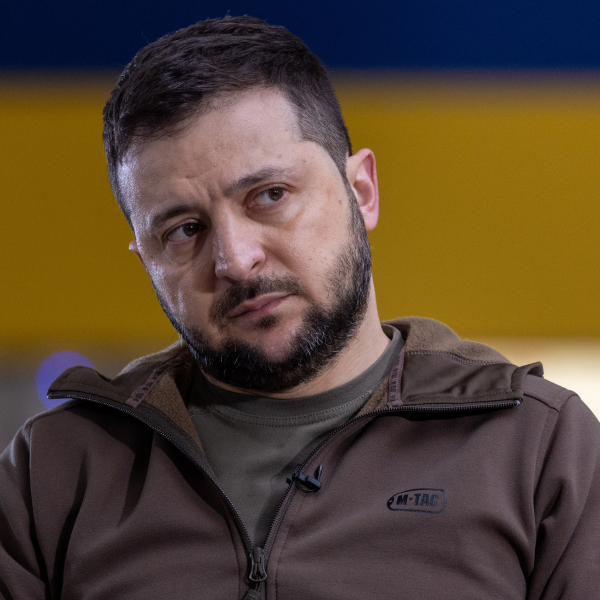 Sites russos espalham ‘fake news’ de que presidente da Ucrânia teria fortuna de R$ 7,5 bi. Aos fatos!