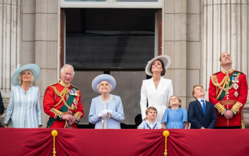 Últimos momentos de vida da rainha Elizabeth foram com Charles, Camila e Anne