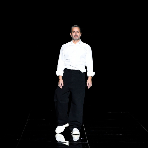 Extra! Marc Jacobs e Fendi estariam negociando uma possível collab