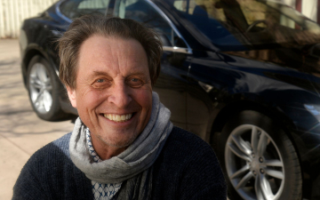 Pai de Elon Musk revela ter tido filha com ex-enteada e afirma que ‘função do homem é povoar a Terra’