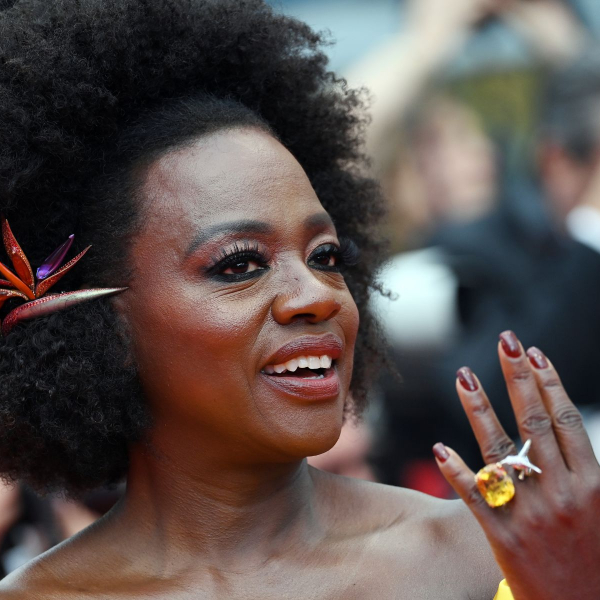 Para Viola Davis, ‘A Mulher Rei’ fará mulheres negras verem seu próprio valor: ‘Podemos liderar uma bilheteria global’