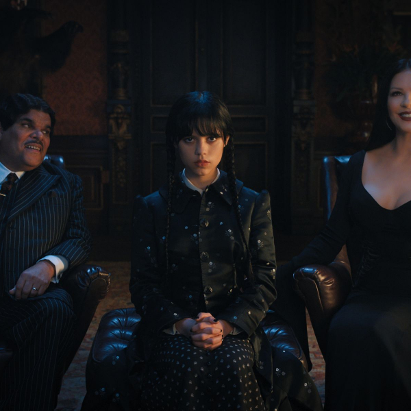 ‘Wandinha’, série derivada da Família Addams dirigida por Tim Burton, ganha primeiro teaser na Netflix