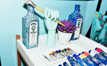 Bombay Sapphire mostra na ArtRio que arte e bons drinks andam de mãos dadas