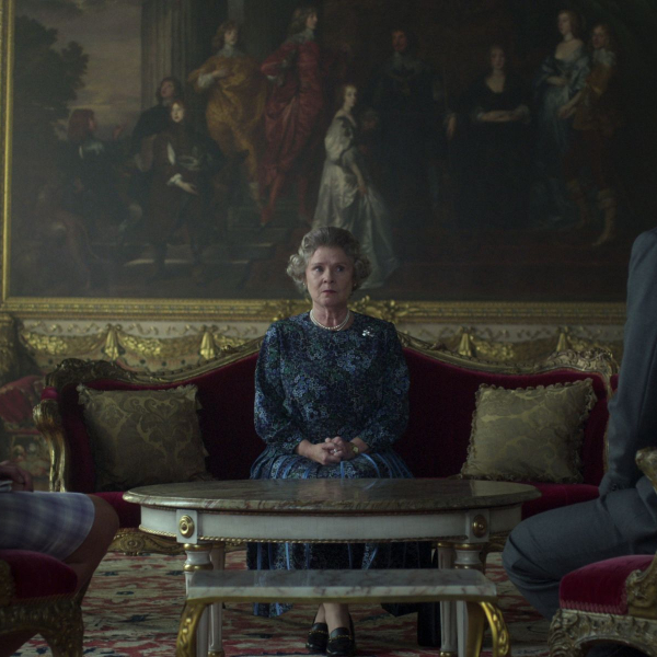 Trailer da quinta temporada de ‘The Crown’ tem rainha enquadrando Charles e entrevista polêmica de Lady Di