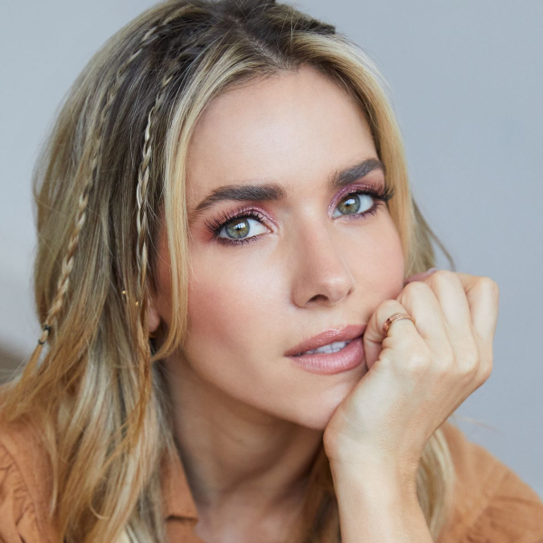 Influenciadora no cinema, Monique Alfradique defende equilíbrio para lidar com redes: ‘Importante saber colocar limite’