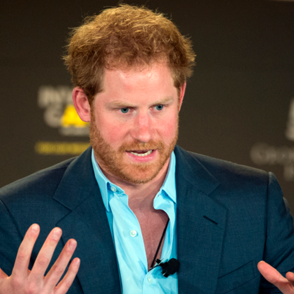 Príncipe Harry diz que ter usado fantasia nazista foi um dos grandes erros da sua vida: ‘Me senti envergonhado’