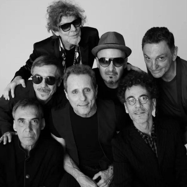 Titãs reúne formação clássica com Nando Reis, Arnaldo Antunes, Paulo Miklos e Charles Gavin para shows em 2023