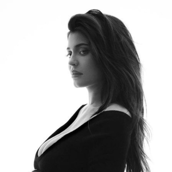 Kylie Jenner bate o martelo e confirma o nome do filho caçula no último episódio de ‘The Kardashians’